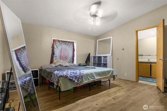 2035 Chico Way NW, Bremerton, WA 98312