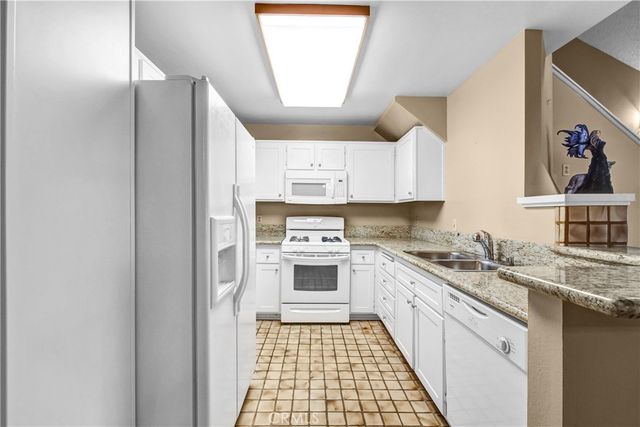 960 W Arrow E, Upland, CA 91786