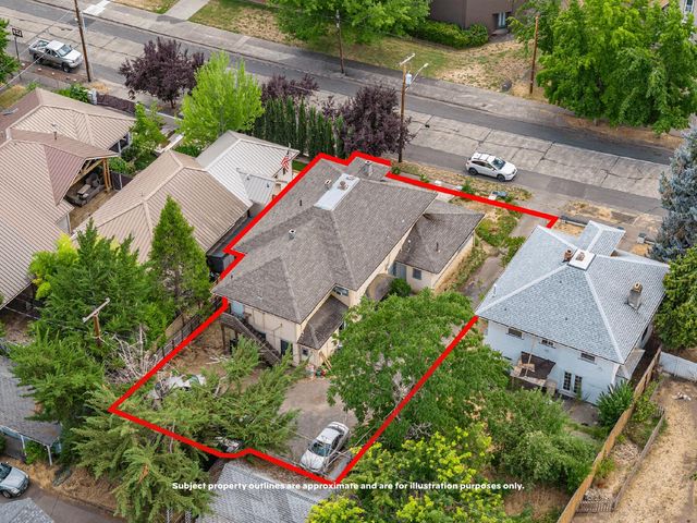 807 NW 5th Street, Grants Pass, OR 97526