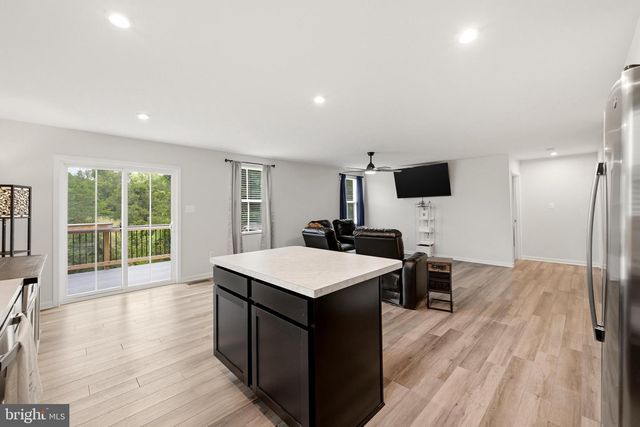 131 EMMET ST, Middletown, VA 22645