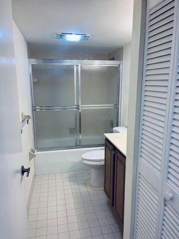 9440 Meadowood Drive 102, Fort Pierce, FL 34951