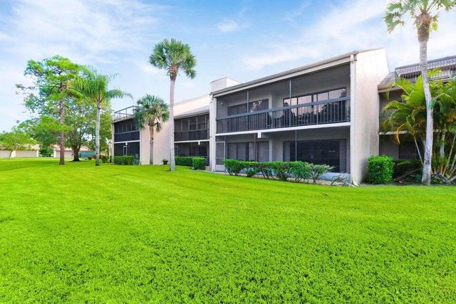 9440 Meadowood Drive 102, Fort Pierce, FL 34951