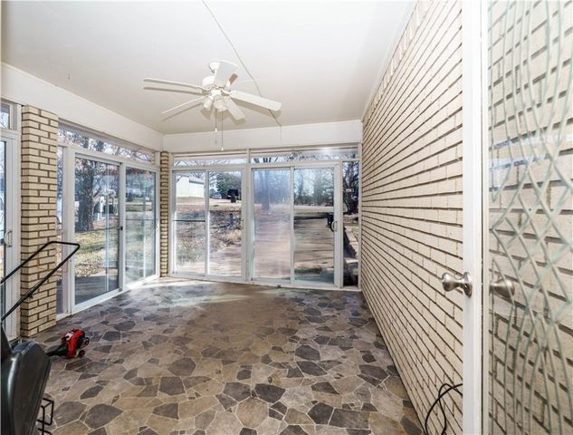 110 Shelton Drive, Eureka Springs, AR 72632