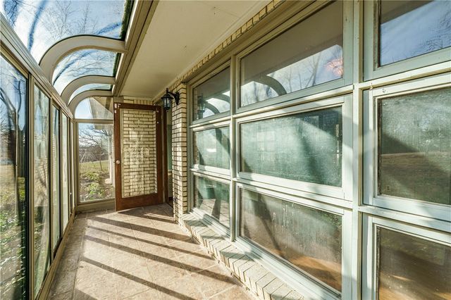 110 Shelton Drive, Eureka Springs, AR 72632