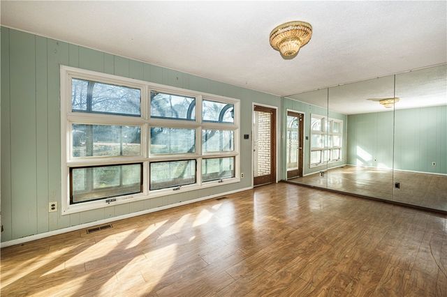 110 Shelton Drive, Eureka Springs, AR 72632