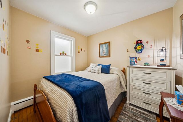 31 Locust Ln, Upper St Clair, PA 15241