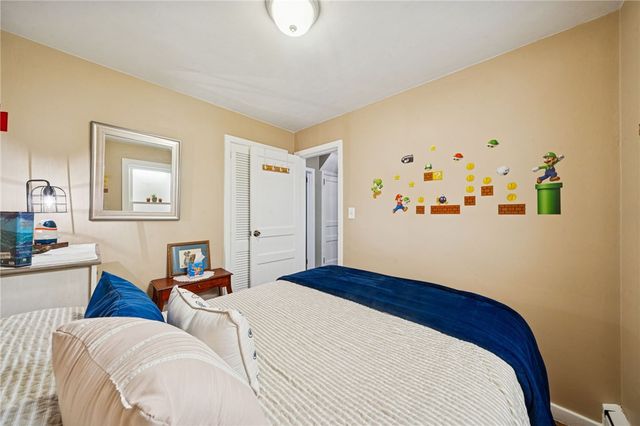 31 Locust Ln, Upper St Clair, PA 15241