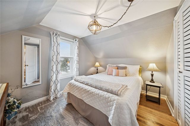 31 Locust Ln, Upper St Clair, PA 15241