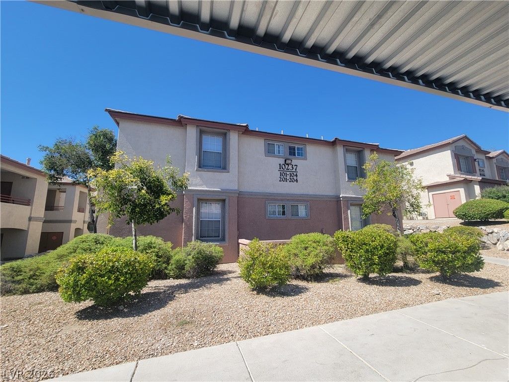 10237 King Henry Avenue 103, Las Vegas, NV 89144