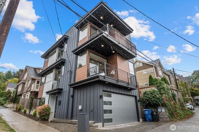 3111 Queen Anne Avenue N, Seattle, WA 98109