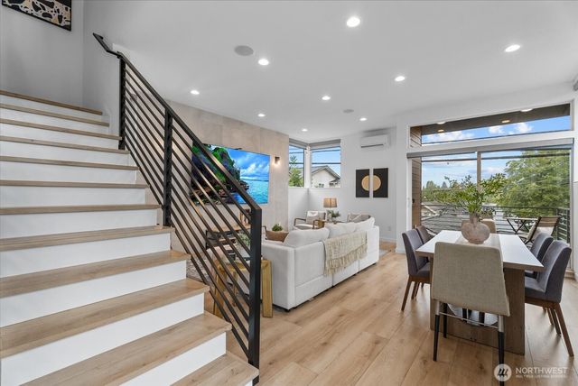 3111 Queen Anne Avenue N, Seattle, WA 98109