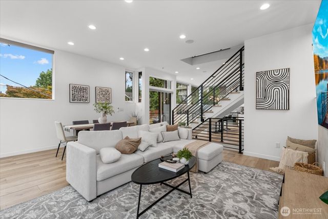 3111 Queen Anne Avenue N, Seattle, WA 98109