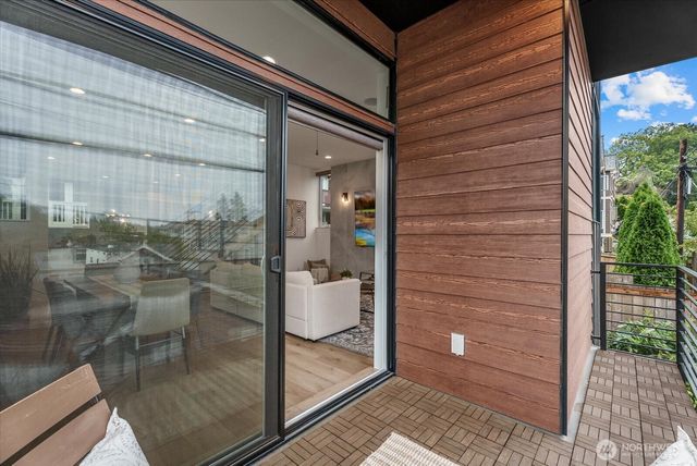 3111 Queen Anne Avenue N, Seattle, WA 98109