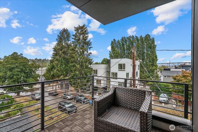 3111 Queen Anne Avenue N, Seattle, WA 98109