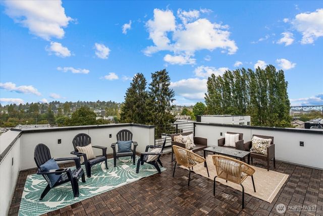 3111 Queen Anne Avenue N, Seattle, WA 98109