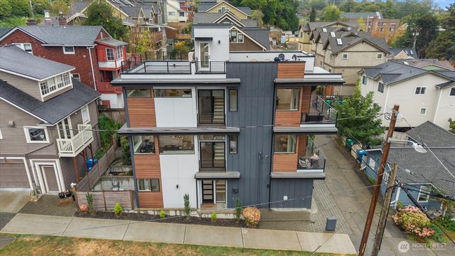3111 Queen Anne Avenue N, Seattle, WA 98109