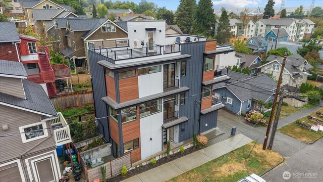 3111 Queen Anne Avenue N, Seattle, WA 98109