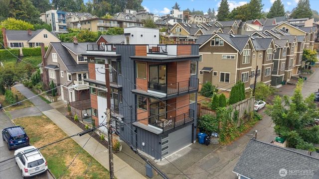 3111 Queen Anne Avenue N, Seattle, WA 98109