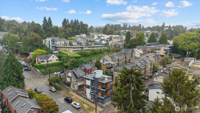3111 Queen Anne Avenue N, Seattle, WA 98109