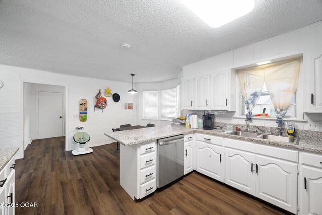 337 Fairway Drive, Carl Junction, MO 64834