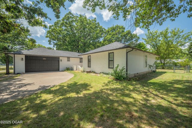337 Fairway Drive, Carl Junction, MO 64834