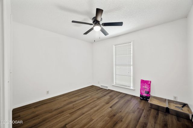 337 Fairway Drive, Carl Junction, MO 64834