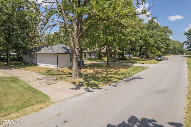 337 Fairway Drive, Carl Junction, MO 64834