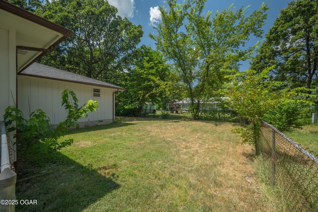 337 Fairway Drive, Carl Junction, MO 64834