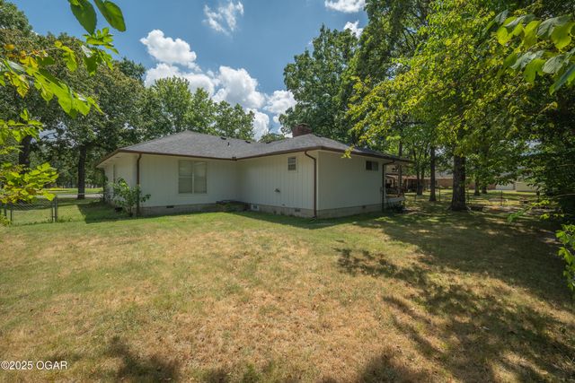 337 Fairway Drive, Carl Junction, MO 64834
