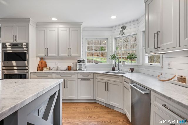 6 Shepards Way, New Fairfield, CT 06812