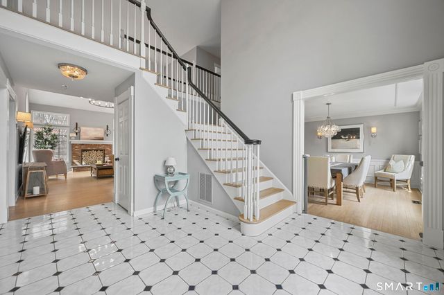 6 Shepards Way, New Fairfield, CT 06812