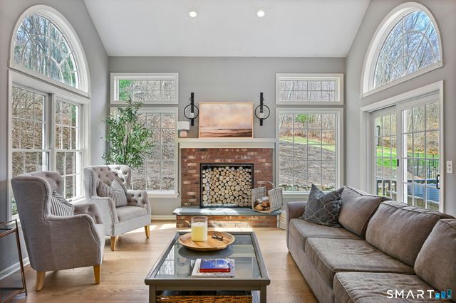 6 Shepards Way, New Fairfield, CT 06812