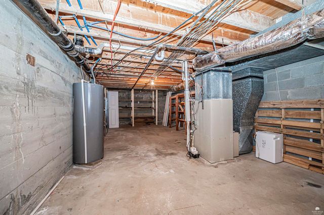 109 NE 13th, Abilene, KS 67410