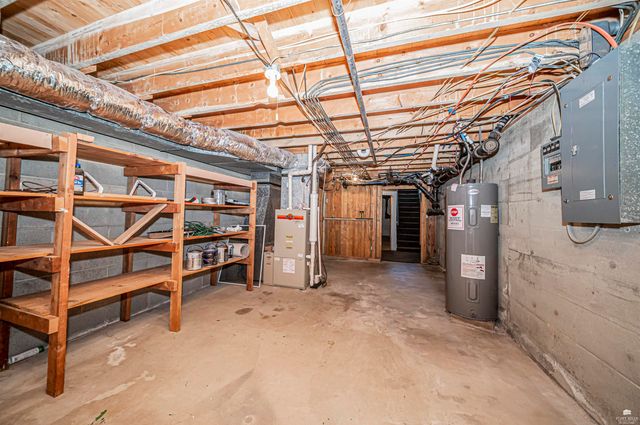 109 NE 13th, Abilene, KS 67410