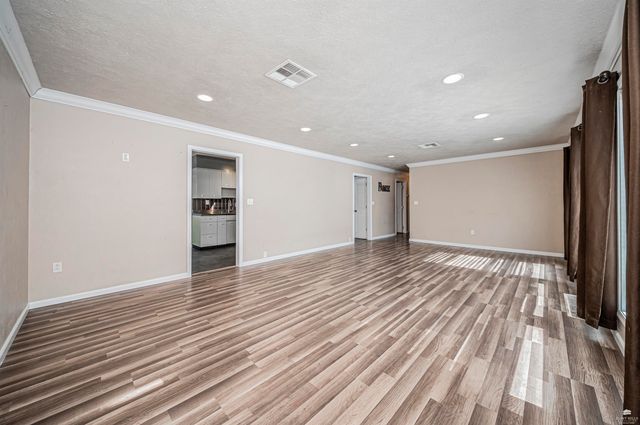 109 NE 13th, Abilene, KS 67410