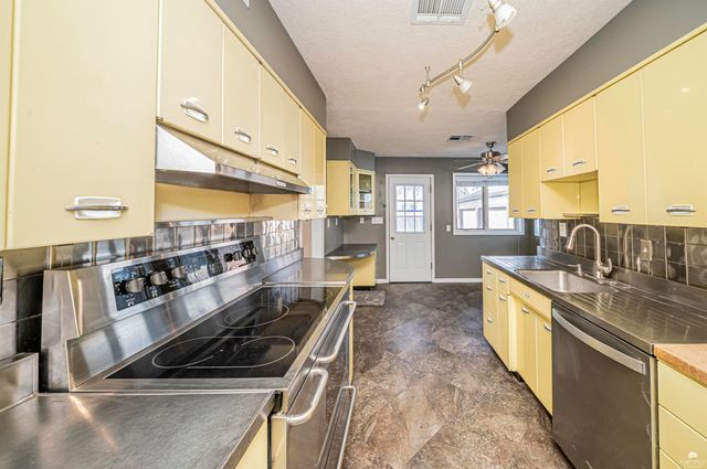 109 NE 13th, Abilene, KS 67410