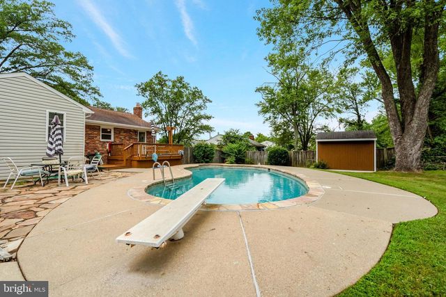 4213 UNIVERSITY DR, Fairfax, VA 22030