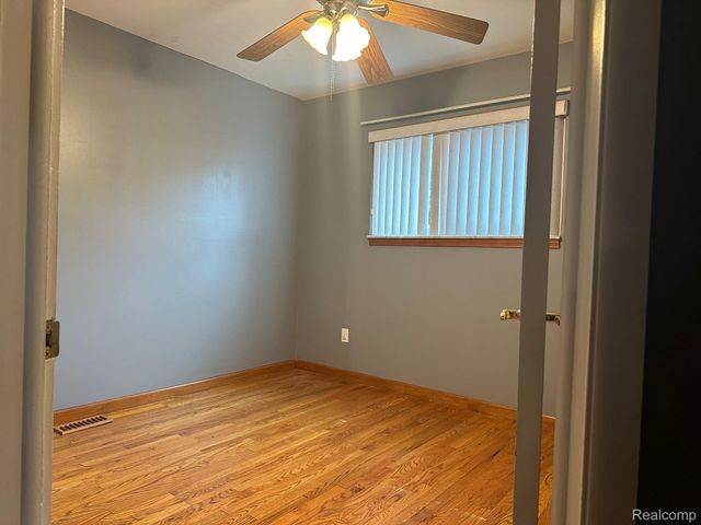 29543 EIFFEL Avenue, Warren, MI 48088