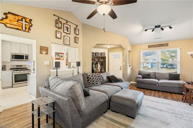 176 Ashford DR, Suffolk, VA 23434