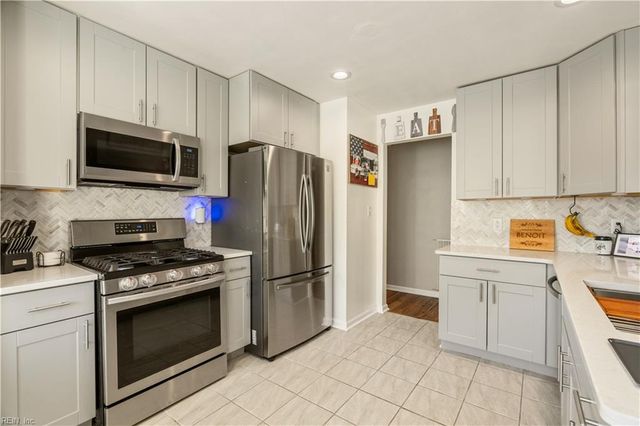 176 Ashford DR, Suffolk, VA 23434