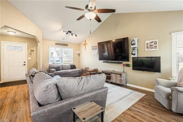 176 Ashford DR, Suffolk, VA 23434