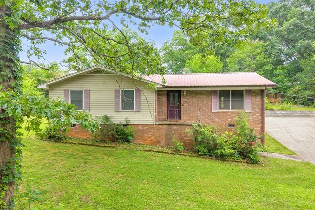 1064 S Greenwich Drive, Walhalla, SC 29691