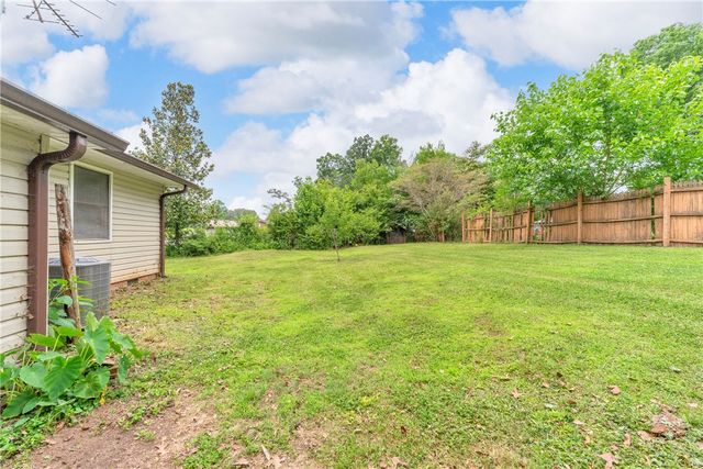1064 S Greenwich Drive, Walhalla, SC 29691