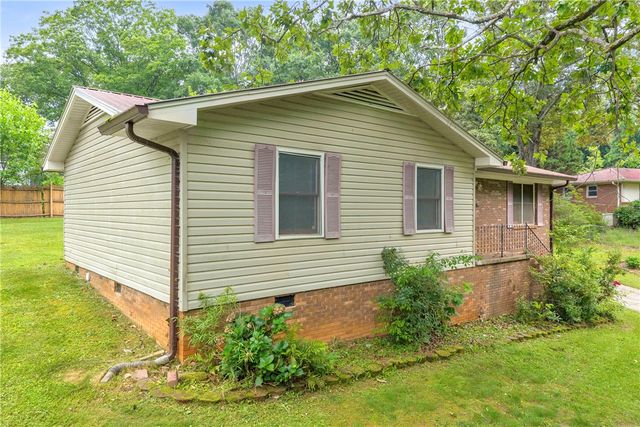 1064 S Greenwich Drive, Walhalla, SC 29691