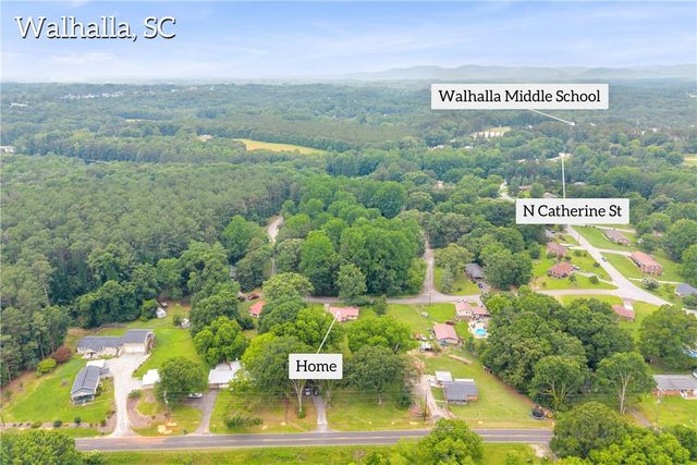 1064 S Greenwich Drive, Walhalla, SC 29691