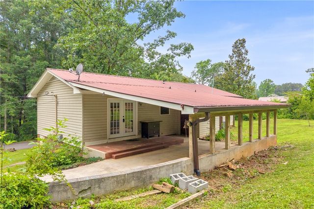 1064 S Greenwich Drive, Walhalla, SC 29691