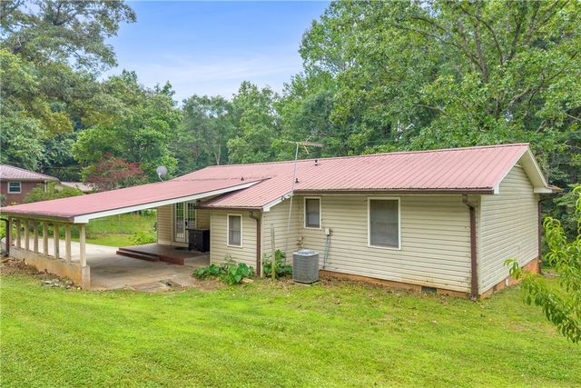 1064 S Greenwich Drive, Walhalla, SC 29691