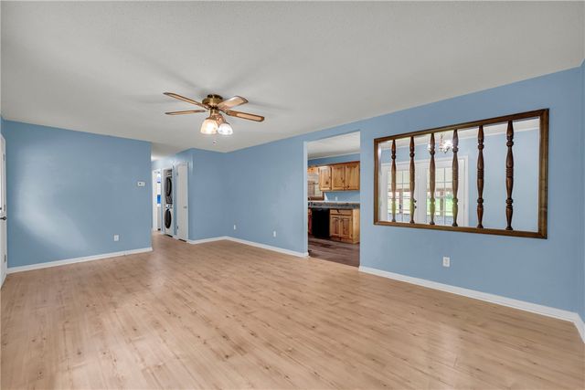 1064 S Greenwich Drive, Walhalla, SC 29691
