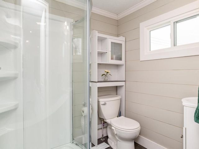 1855 W Lawrence Ave, Ellwood City, PA 16117