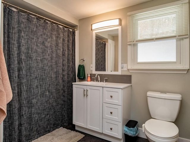 1855 W Lawrence Ave, Ellwood City, PA 16117